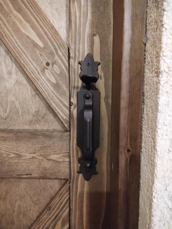 Stone Cave Apartmán