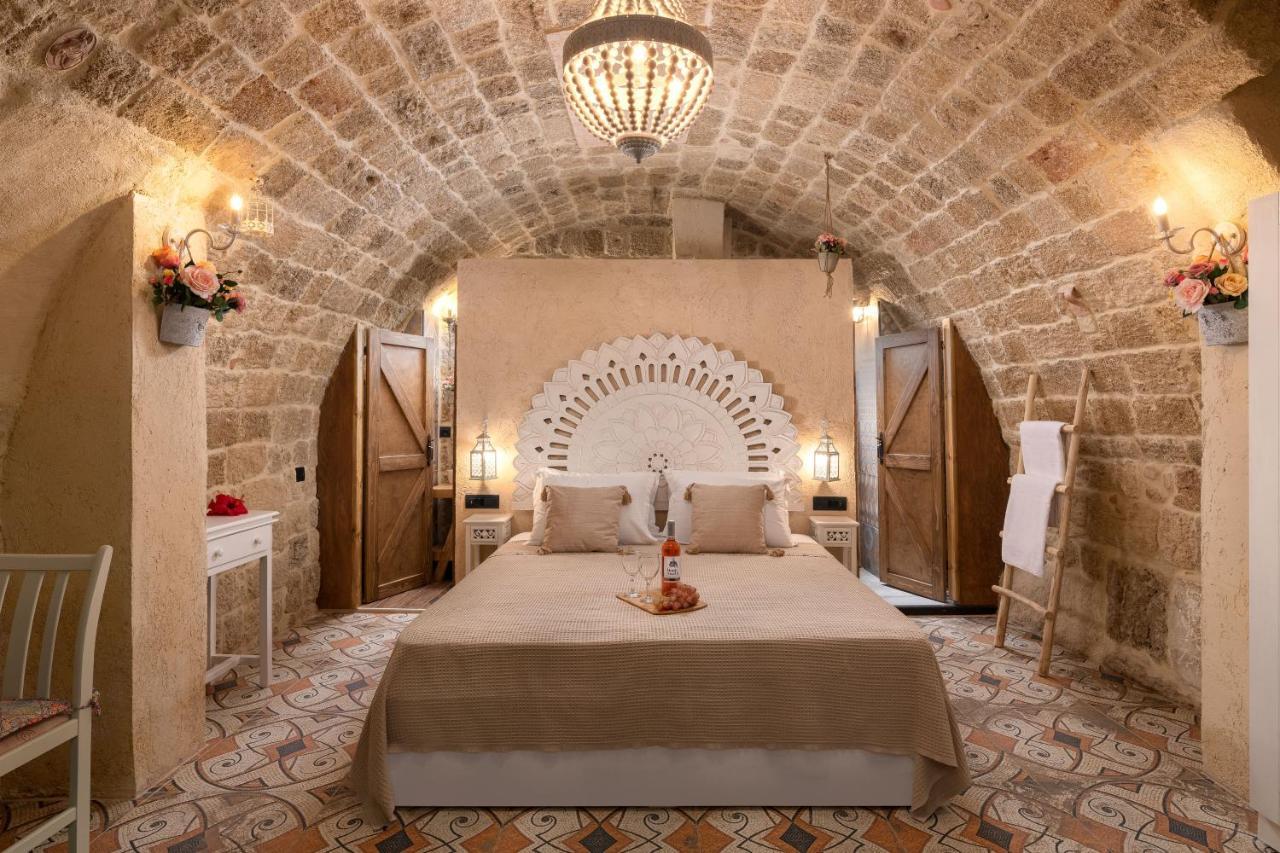 Stone Cave Apartmán